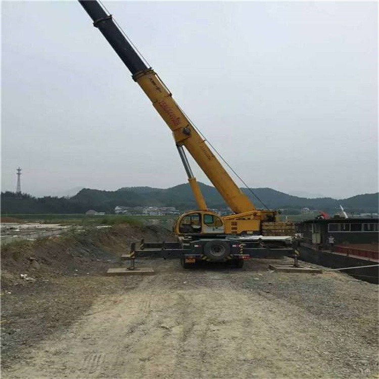 东明重型吊车租赁费用